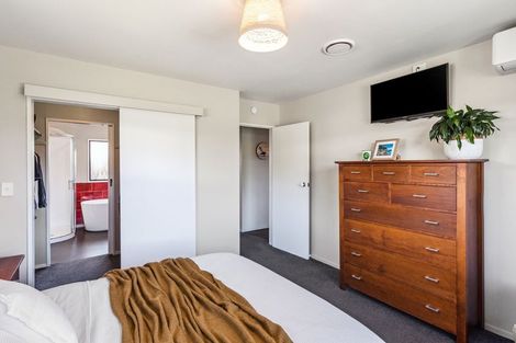 Photo of property in 37 Campbell Avenue, Paraparaumu, 5032