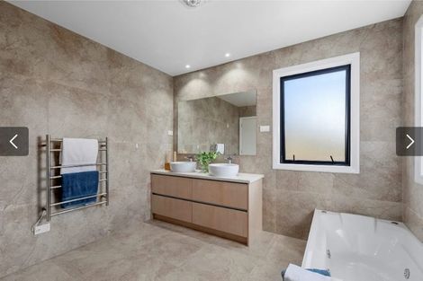 Photo of property in 58 Headland Drive, Long Bay, Auckland, 0630