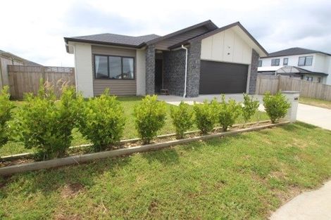 Photo of property in 3 Brumbie Way, Karaka, Papakura, 2113