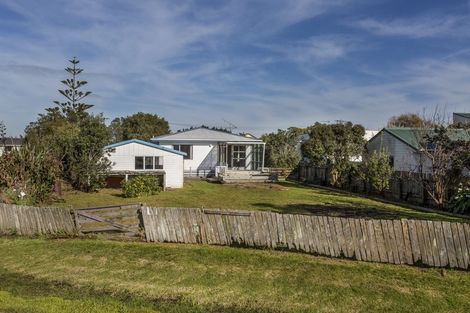 Photo of property in 55 Parakai Avenue, Parakai, 0830