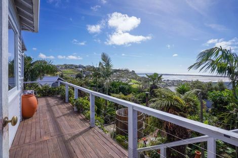 Photo of property in 84 Moncks Spur Road, Redcliffs, Christchurch, 8081