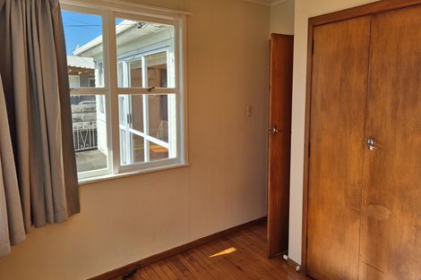 Photo of property in 44 Tiraumea Drive, Pakuranga, Auckland, 2010