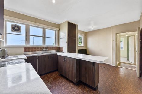 Photo of property in 91 Maungaraki Road, Korokoro, Lower Hutt, 5012