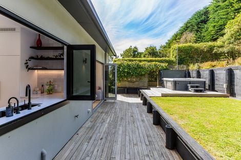 Photo of property in 302 Paremata Road, Whitby, Porirua, 5381