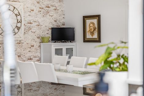 Photo of property in 9 Westpark Drive, West Harbour, Auckland, 0618