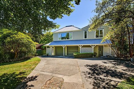 Photo of property in 73 Blue Mountains Road, Pinehaven, Upper Hutt, 5019