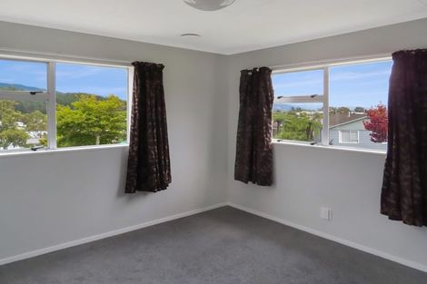 Photo of property in 118 Norana Road, Timberlea, Upper Hutt, 5018