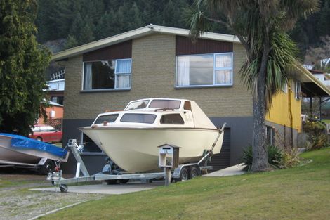 Photo of property in 18 Fryer Street, Queenstown, 9300