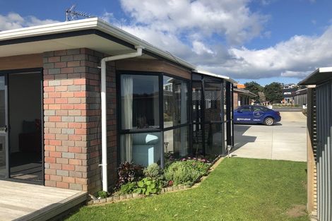 Photo of property in 2/300 Saint Aubyn Street, New Plymouth, 4310