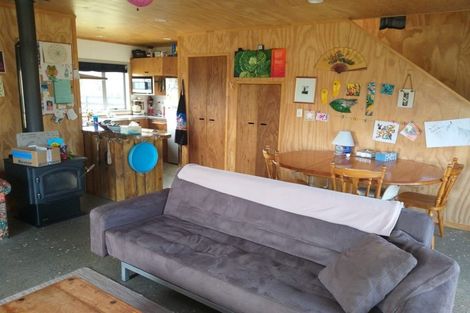 Photo of property in 25 Westside Road, Port Waikato, Tuakau, 2695