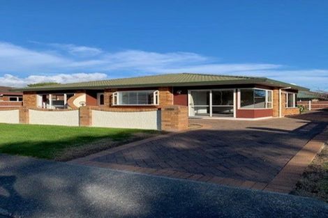 Photo of property in 24-26 Oriwa Street, Waikanae, 5036