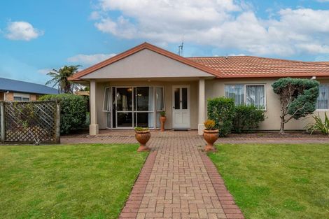 Photo of property in 126 Collins Road, Melville, Hamilton, 3206