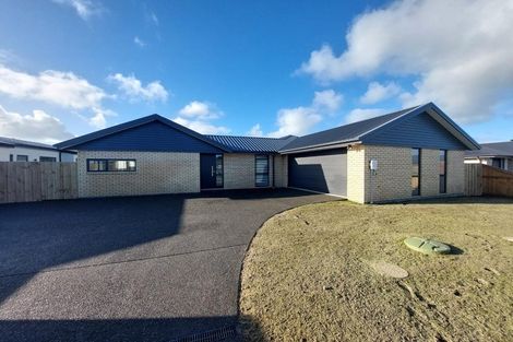 Photo of property in 35 Blue Jacket Drive, Halswell, Christchurch, 8025