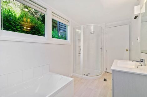 Photo of property in 35 Spencer Road, Lake Tarawera, Rotorua, 3076