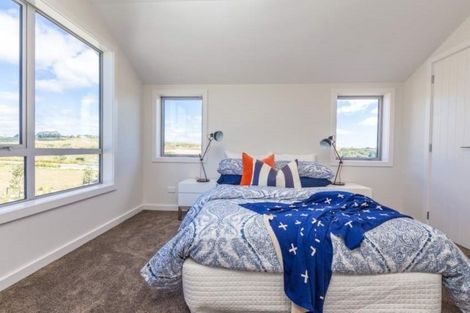 Photo of property in 3 Tuangi Street, Long Bay, Auckland, 0630