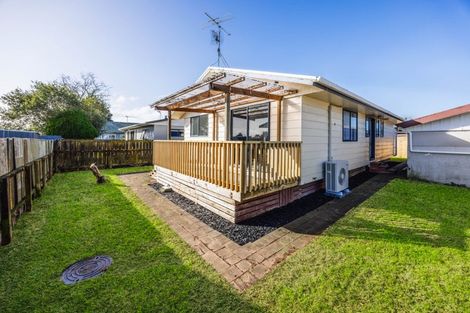 Photo of property in 47a Sutton Crescent, Papakura, 2110