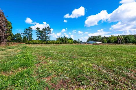 Photo of property in 88a Boord Crescent, Kumeu, 0891