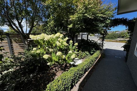 Photo of property in 2a Busby Hill, Havelock North, 4130