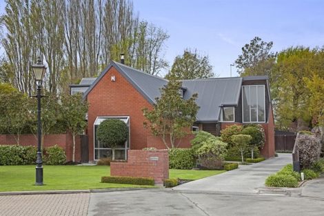 Photo of property in 22 Parkham Drive, Burnside, Christchurch, 8053