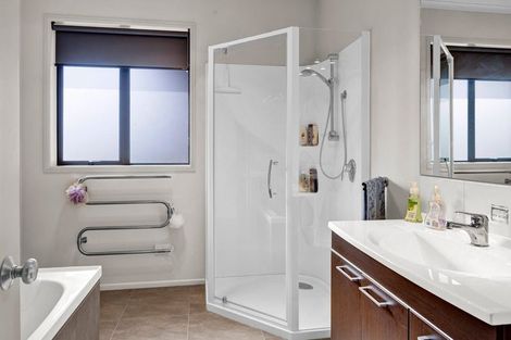 Photo of property in 274 Richmond Road, Lepperton, New Plymouth, 4373