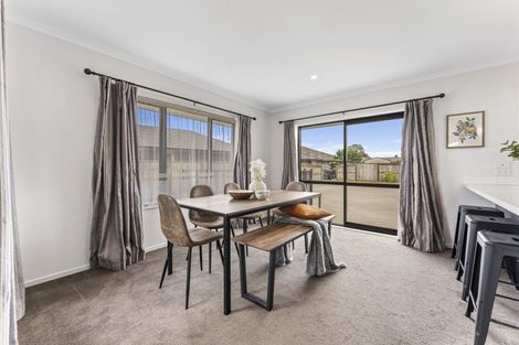 Photo of property in 13 Barry Curtis Place, Levin, 5510