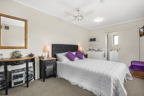 Photo of property in 34 Hadley Wood Drive, Wattle Downs, Auckland, 2103