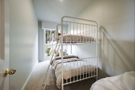 Photo of property in 5 Denholm Road, Hospital Hill, Napier, 4110