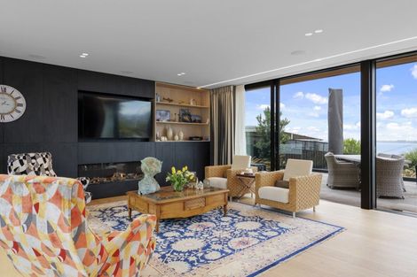 Photo of property in 32 Mount Pleasant Road, Mount Pleasant, Christchurch, 8081