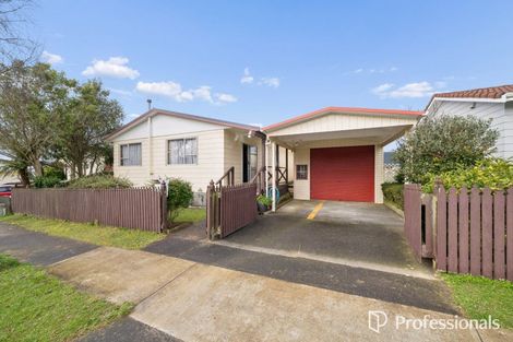 Photo of property in 135 Holborn Drive, Stokes Valley, Lower Hutt, 5019