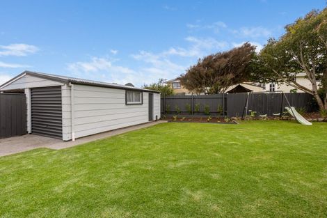 Photo of property in 14 Naumai Place, Spotswood, New Plymouth, 4310