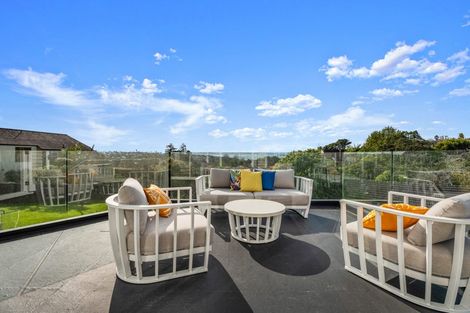 Photo of property in 90 Sandspit Road, Shelly Park, Auckland, 2014