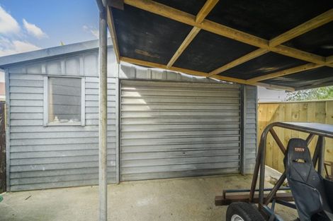 Photo of property in 18 Cumberland Place, Kelvin Grove, Palmerston North, 4414