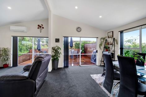 Photo of property in 3 La Salle Drive, Westown, New Plymouth, 4310