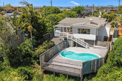 Photo of property in 108 Coronation Road, Hillcrest, Auckland, 0627