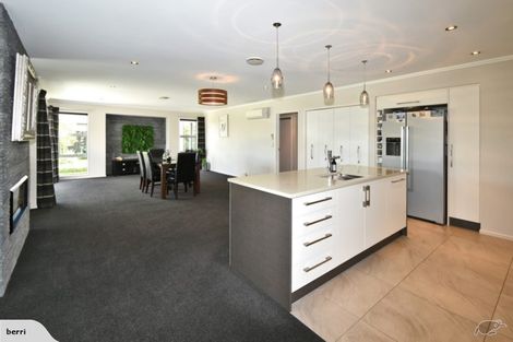 Photo of property in 5 Gosling Crescent, Halswell, Christchurch, 8025