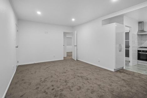 Photo of property in 2/4 Roys Road, Weymouth, Auckland, 2103