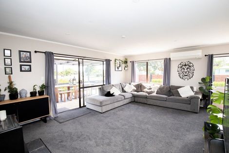 Photo of property in 28 Darlington Street, Ngatea, 3503