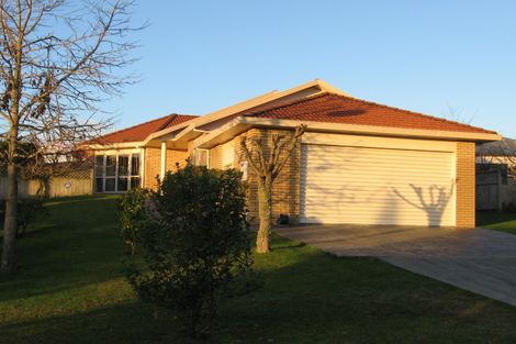 Photo of property in 6 Silhouette Way, Western Heights, Hamilton, 3200