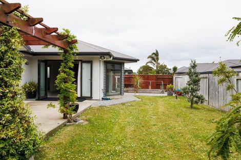 Photo of property in 35 Pegasus Place, Kelvin Grove, Palmerston North, 4414