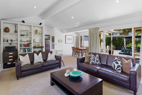 Photo of property in 16 Rauparaha Street, Waikanae Beach, Waikanae, 5036