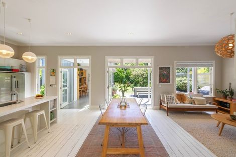 Photo of property in 48 Derwent Street, Island Bay, Wellington, 6023