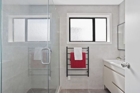 Photo of property in 2/1 Wattle Street, New Lynn, Auckland, 0600