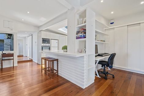 Photo of property in 72 Owhiro Bay Parade, Owhiro Bay, Wellington, 6023