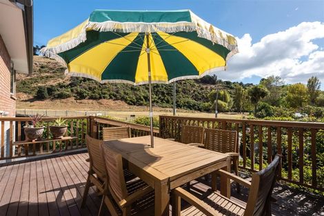 Photo of property in 107 Bay View Road, Moncks Bay, Christchurch, 8081