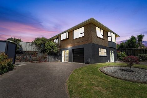 Photo of property in 5 Chilton Drive, Paraparaumu, 5032