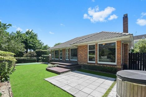 Photo of property in 4 Woodstock Road, Fairfield, Hamilton, 3214