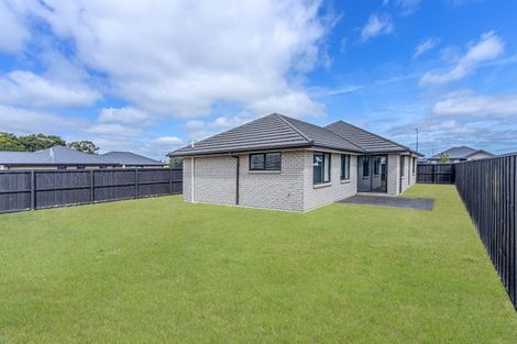 Photo of property in 6 Weaver Street, Woodend, 7691