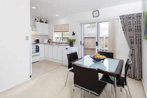 Photo of property in 39b Portadown Avenue, Pakuranga Heights, Auckland, 2010