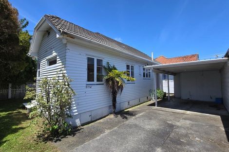 Photo of property in 13 Mahoe Street, Eastbourne, Lower Hutt, 5013