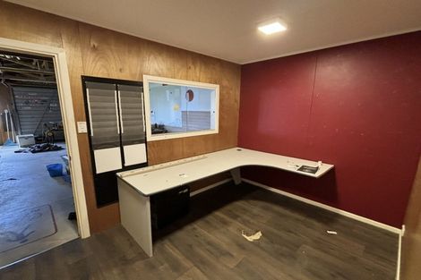 Photo of property in 20 Karaka Street, Merrilands, New Plymouth, 4312